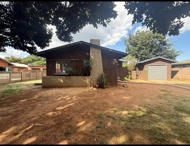 3 BEDROOM HOUSE FOR SALE IN VANDERBIJLPARK CW 5